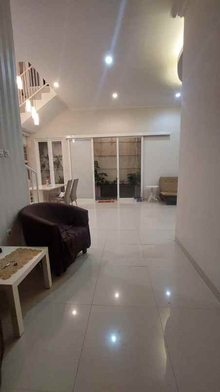 dijual rumah mewah dan cantik lokasi sulfat malang