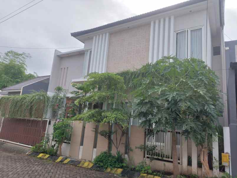 dijual rumah mewah dan cantik lokasi sulfat malang