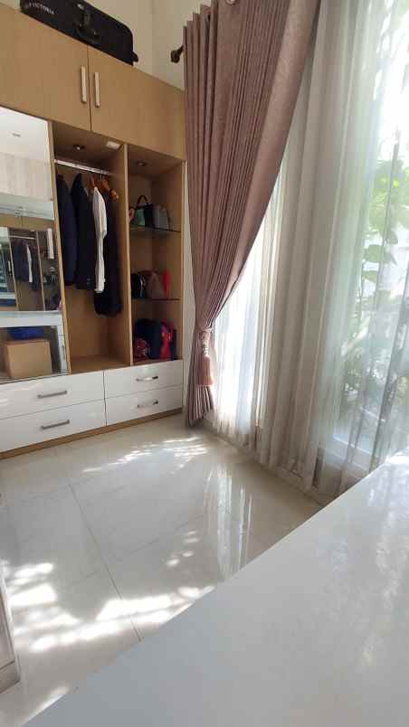 dijual rumah mewah dan cantik lokasi sulfat malang