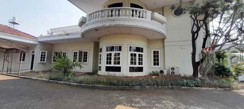 dijual rumah mewah siap huni di area permata hijau