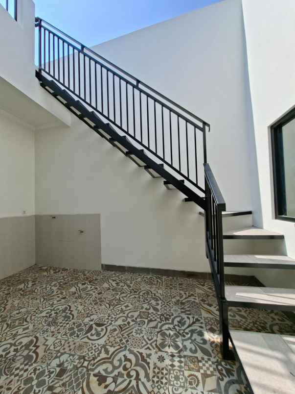dijual rumah minimalis baru lokasi sawojajar