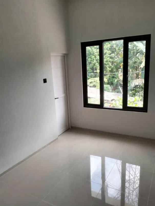 dijual rumah minimalis di cinere limo depok