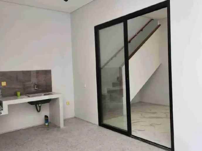 dijual rumah mulyosari