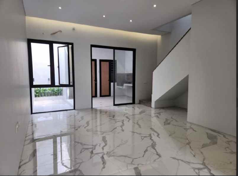 dijual rumah mulyosari