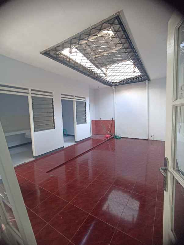 dijual rumah nirwana eksekutif