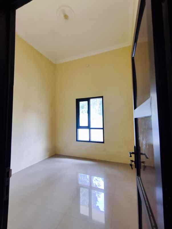 dijual rumah pakintelan