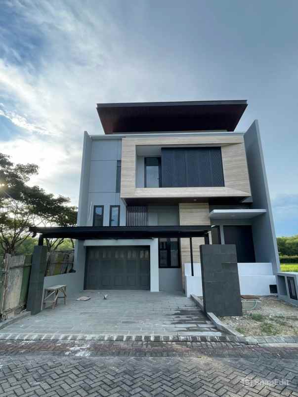dijual rumah pakuwon city