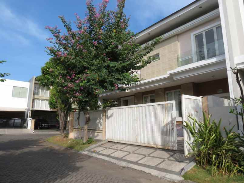 dijual rumah pakuwon city cluster san