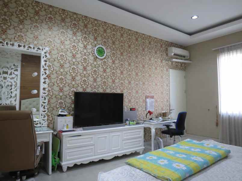 dijual rumah pakuwon city cluster san