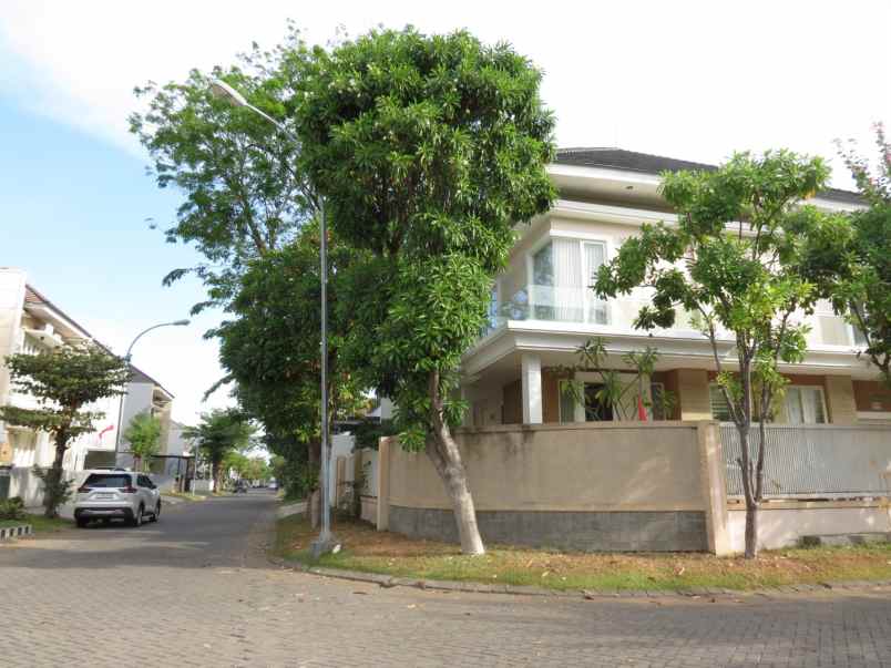 dijual rumah pakuwon city cluster san