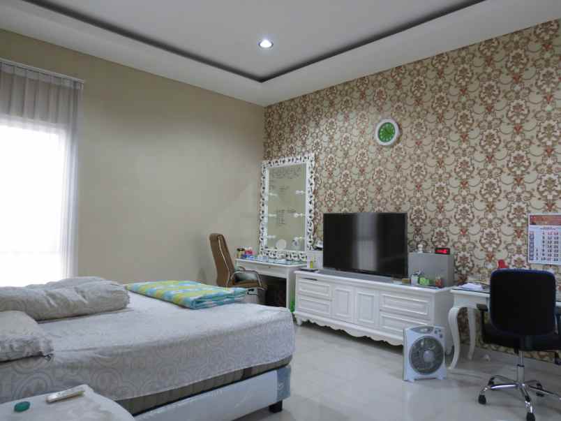 dijual rumah pakuwon city cluster san