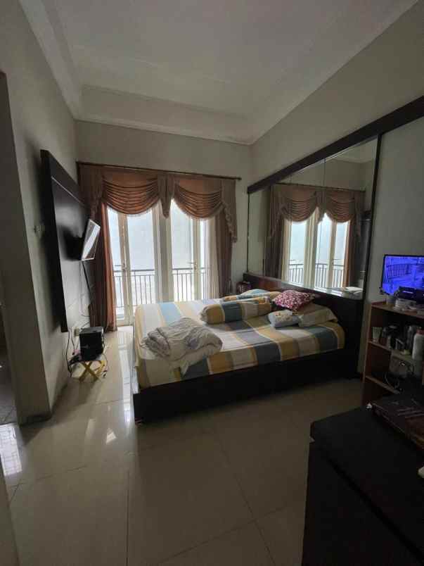 dijual rumah pakuwon city florence
