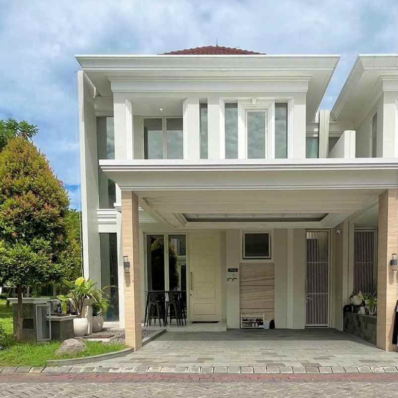 dijual rumah pakuwon city surabaya