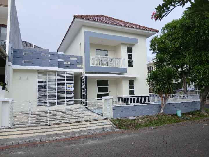 dijual rumah pakuwon city surabaya