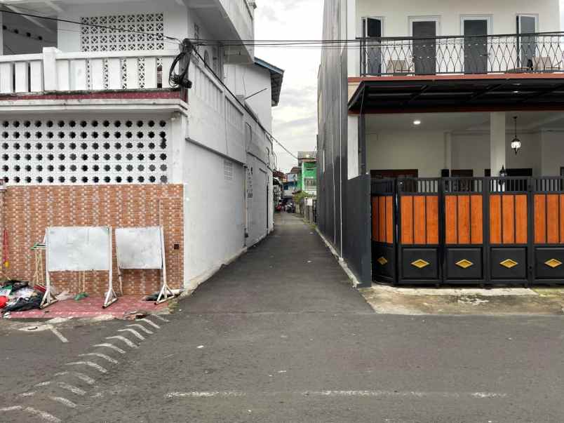 dijual rumah palmeriam matraman jakarta