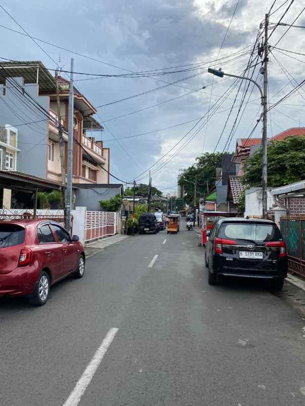 dijual rumah palmeriam matraman jakarta