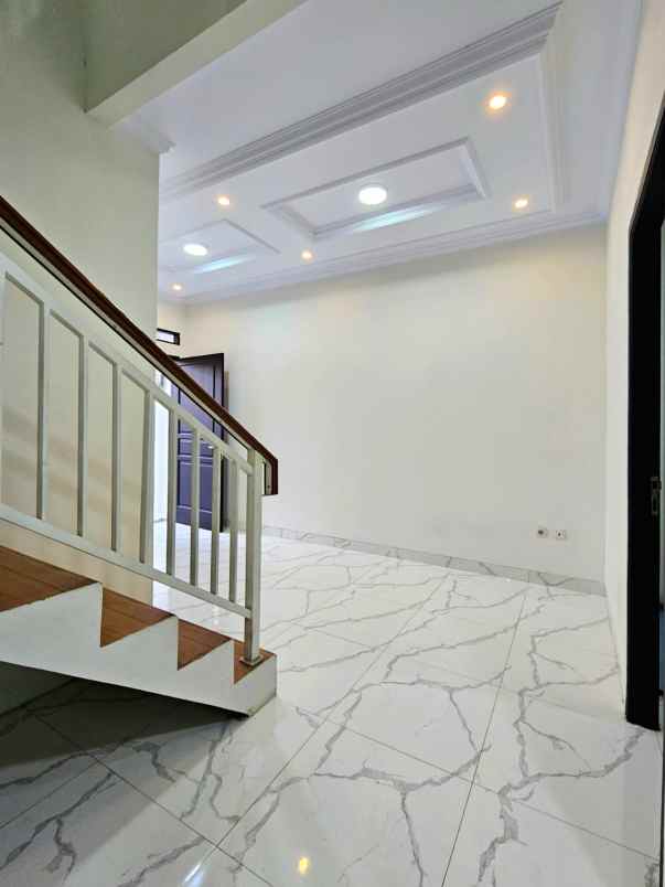 dijual rumah pancoran mas