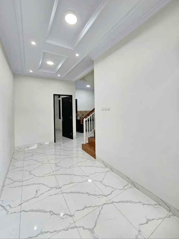 dijual rumah pancoran mas