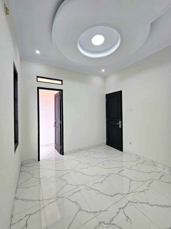 dijual rumah pancoran mas