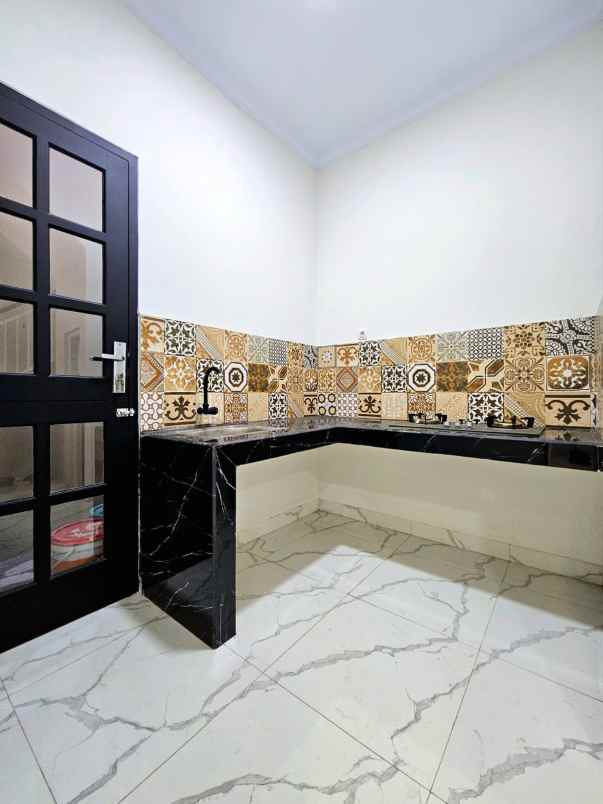 dijual rumah pancoran mas