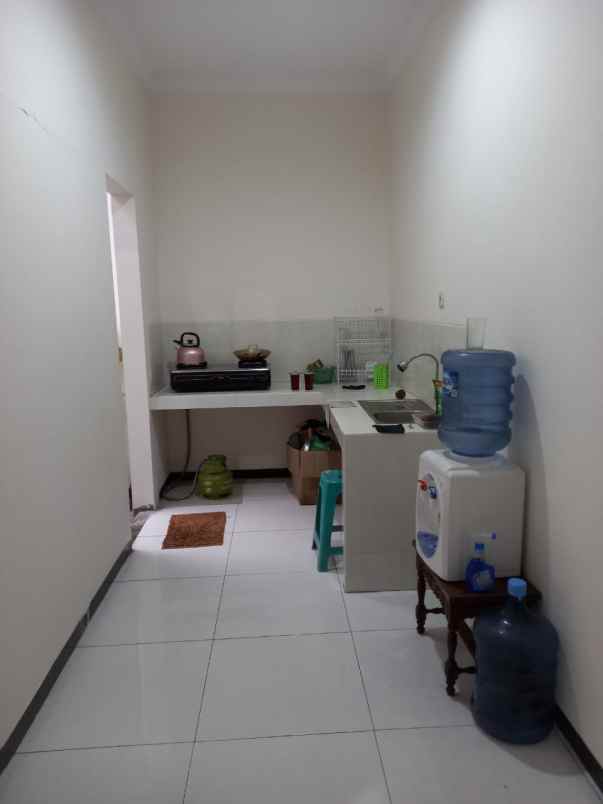 dijual rumah pandanaran hills