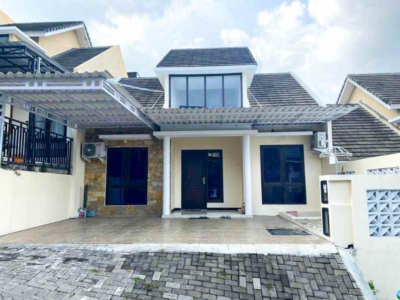 dijual rumah pandanaran hills