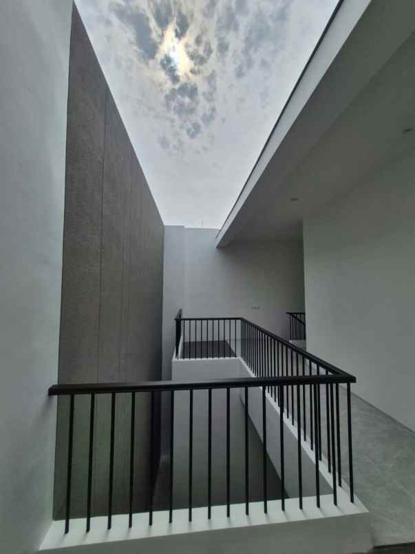 dijual rumah pandugo