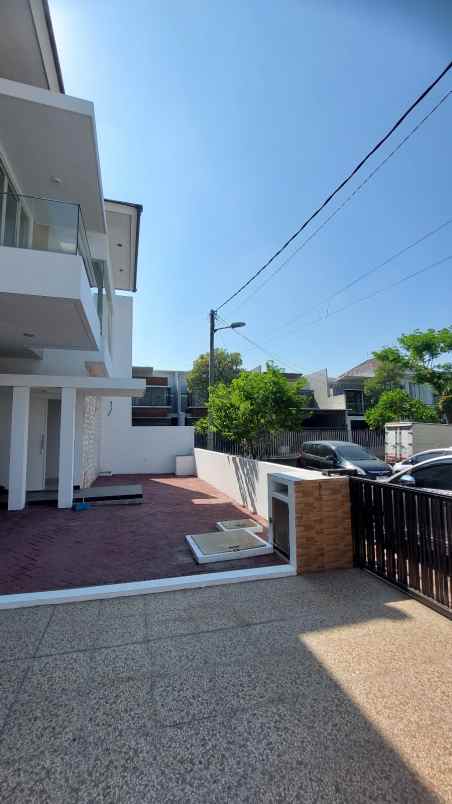 dijual rumah pantai mentari