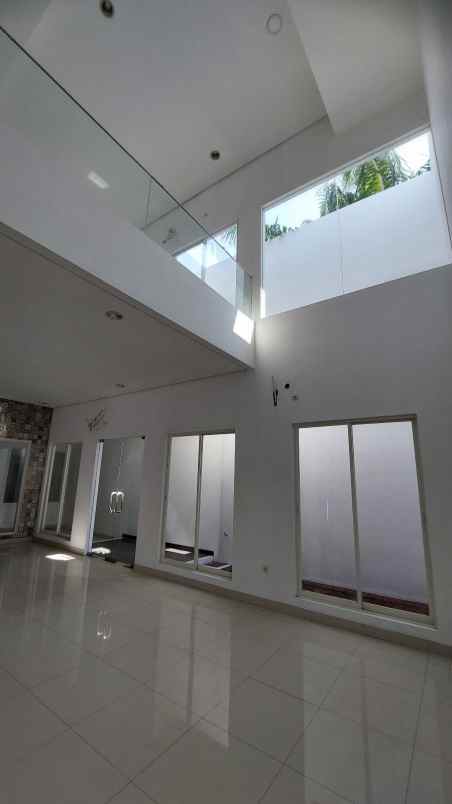 dijual rumah pantai mentari