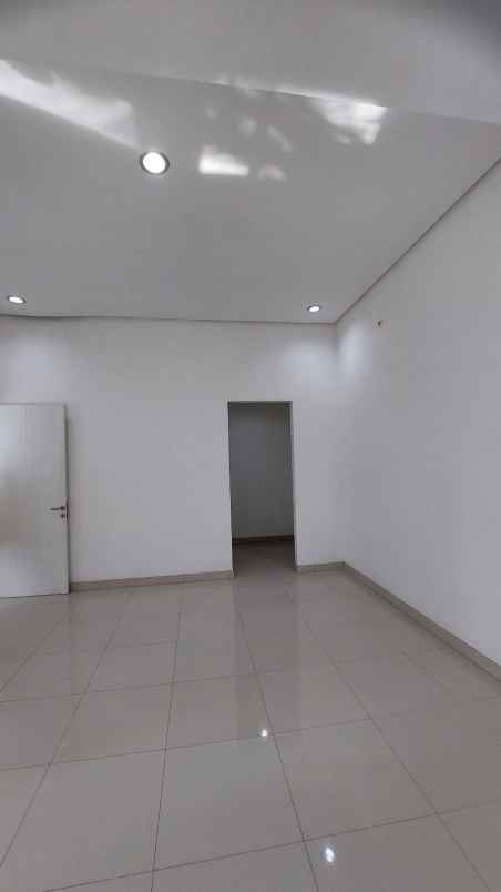 dijual rumah pantai mentari