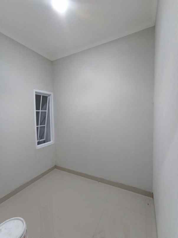 dijual rumah parakan pamulang