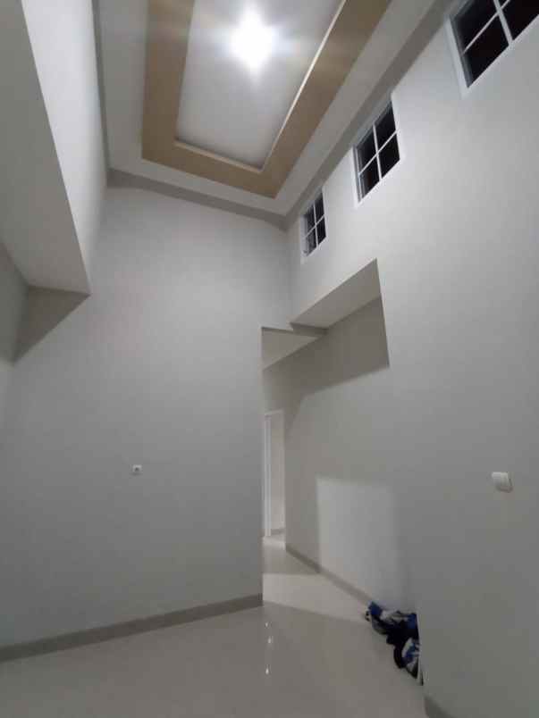 dijual rumah parakan pamulang