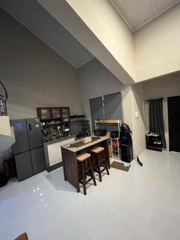 dijual rumah pekayon