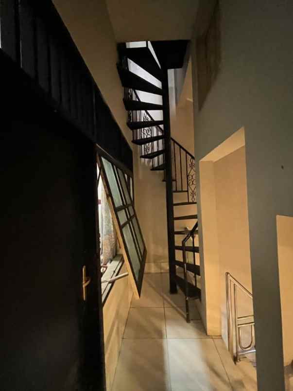 dijual rumah pekayon