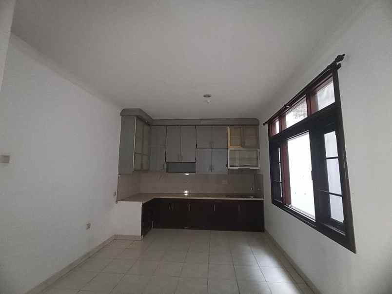 dijual rumah pelangi gading residence