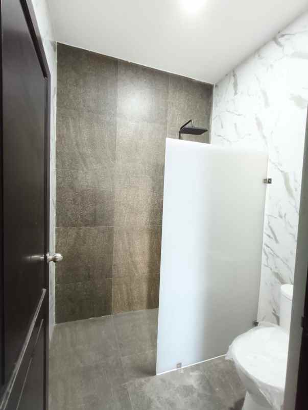 dijual rumah pelangi gading residence