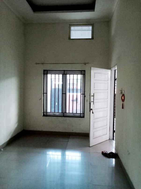 dijual rumah perumahan duta bandara