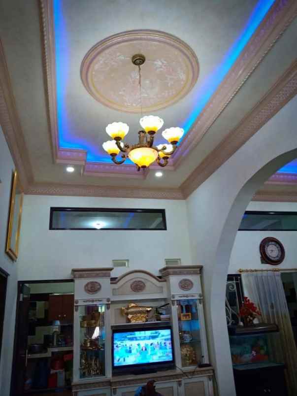 dijual rumah perumahan palm oasis