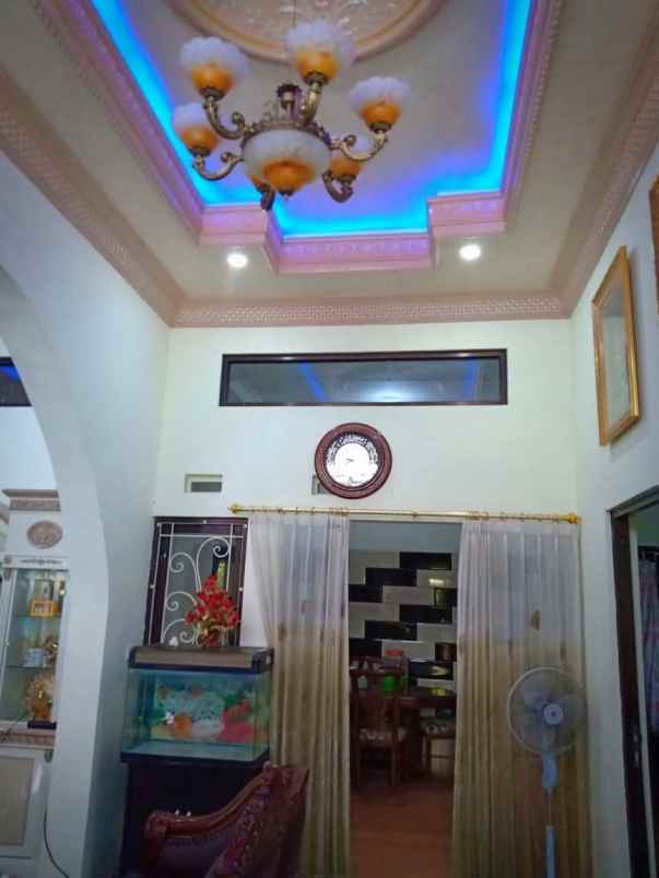 dijual rumah perumahan palm oasis