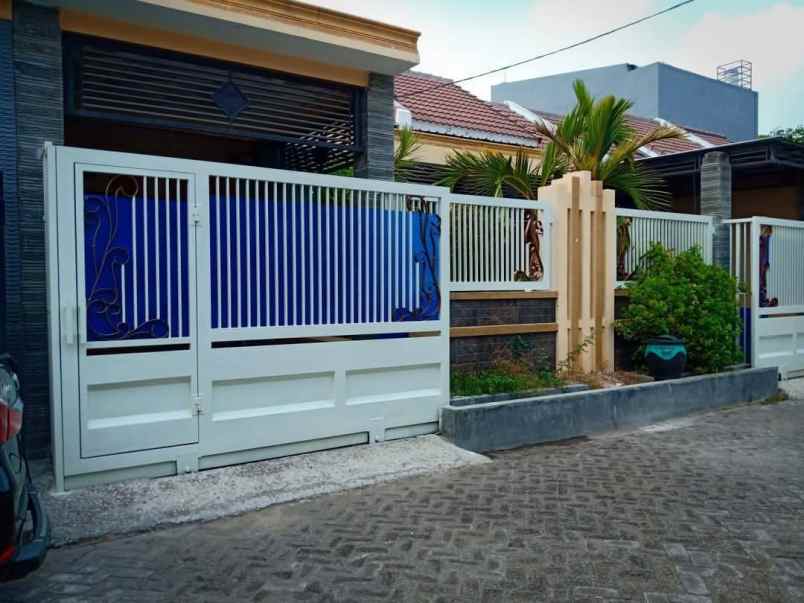 dijual rumah perumahan palm oasis