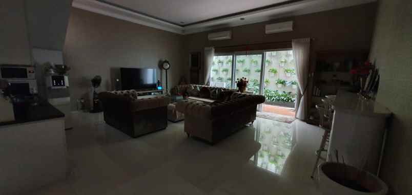 dijual rumah perumahan taman kencana