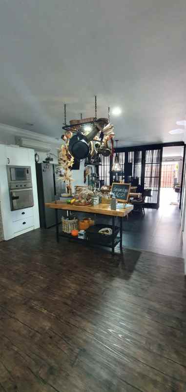 dijual rumah perumahan taman kencana