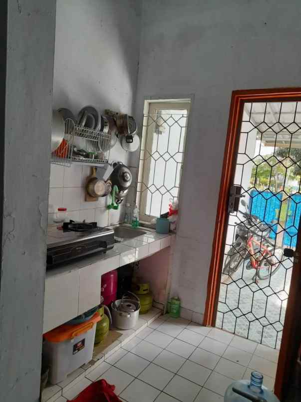 dijual rumah perumahan taman kota