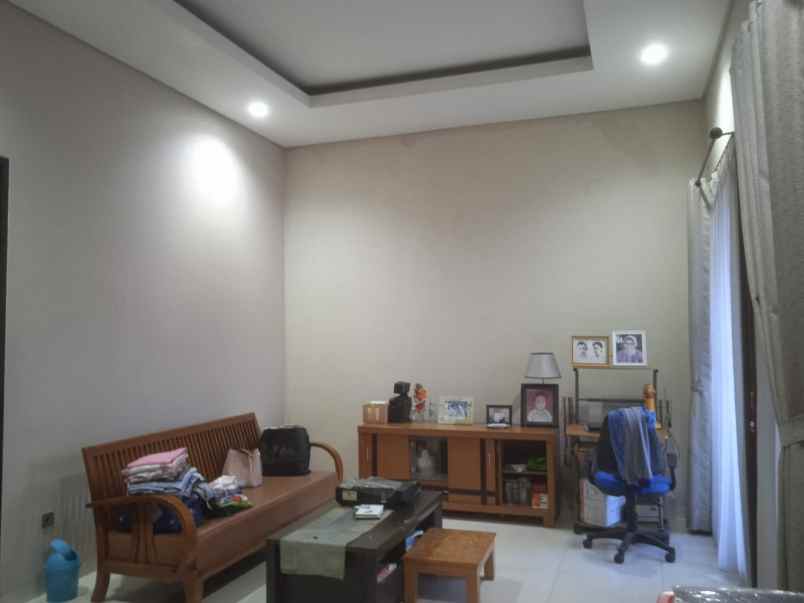 dijual rumah pesona khayangan depok