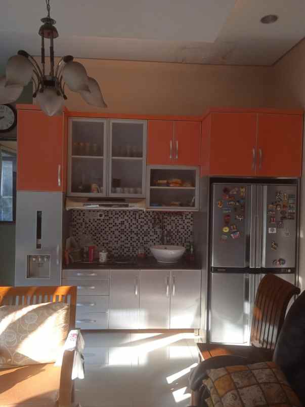 dijual rumah pesona khayangan depok