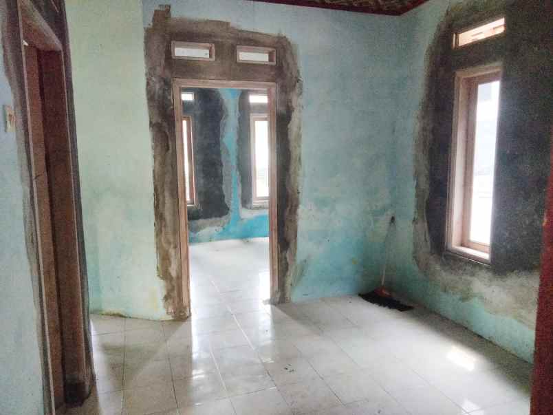 dijual rumah pinggir jl desa dekat ke jalan propinsi