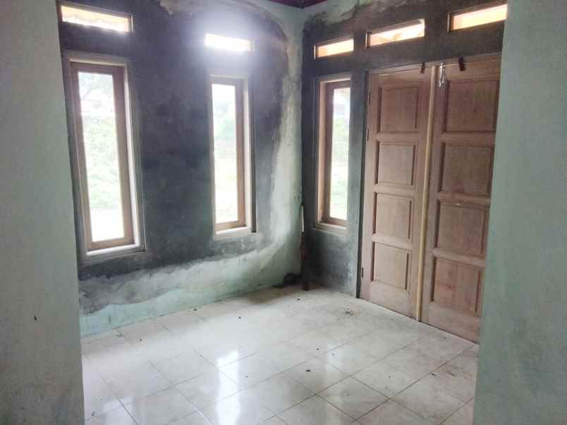 dijual rumah pinggir jl desa dekat ke jalan propinsi