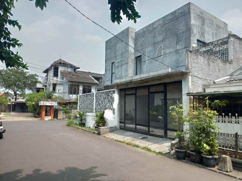 dijual rumah pisangan