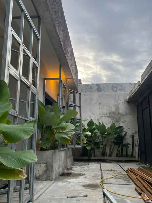 dijual rumah pisangan