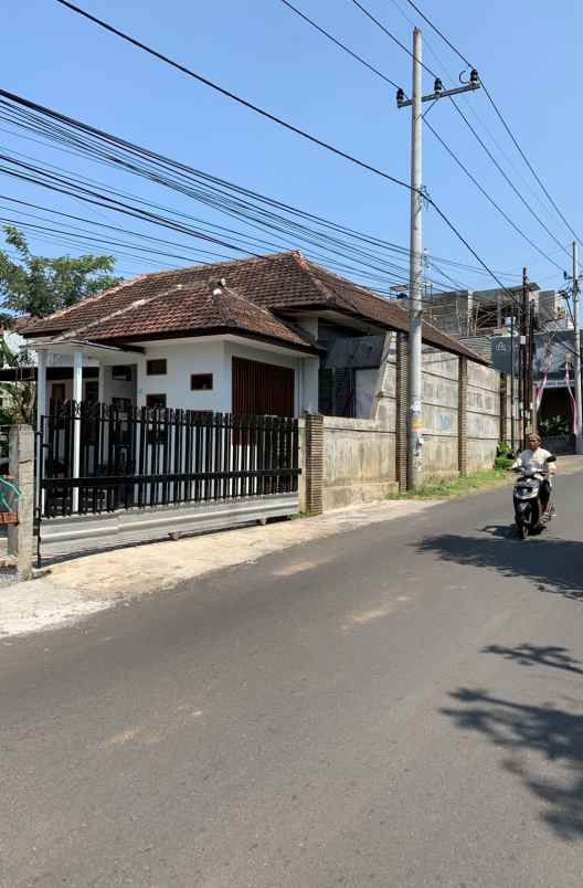 dijual rumah prabot pinggir jalan raya dau malang